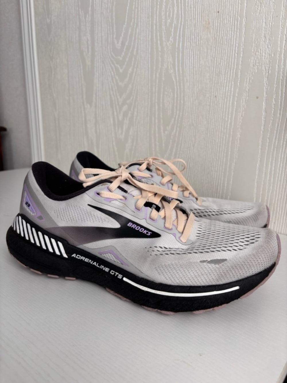 Brooks | Women’s Adrenaline GTS Running Shoes | Size 10.5